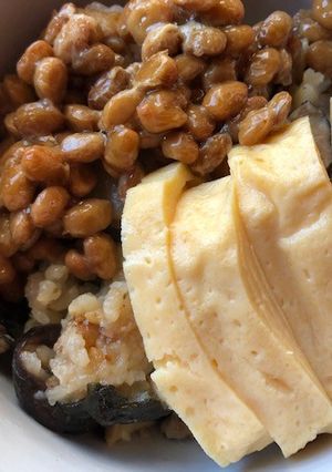 納豆と京風だし巻き玉子のご飯（業スー）-レシピのメイン写真
