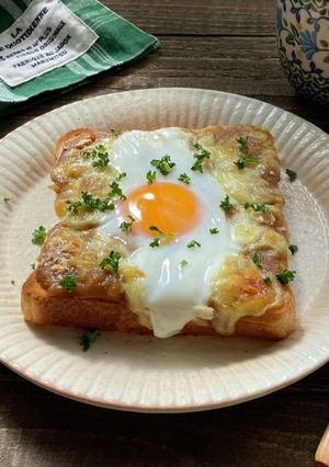 冷凍作りおきトースト　チーズカレーエッグ-レシピのメイン写真