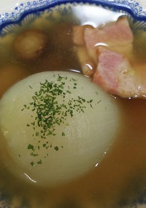 とろける新玉ねぎの丸ごとスープ-レシピのメイン写真