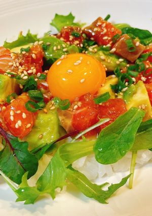 簡単♡サーモンとアボカドのハワイ風ポキ丼-レシピのメイン写真