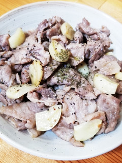 おつまみ♡ニンニク&豚小間♡塩炒め-レシピのメイン写真