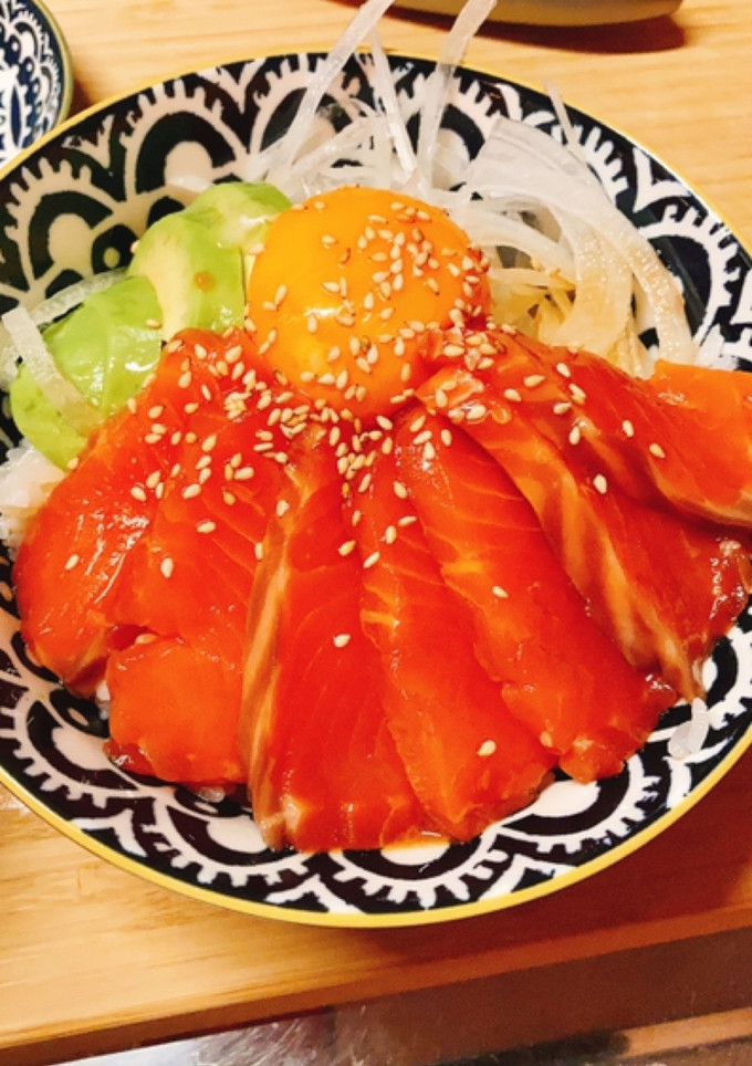簡単 激うま サーモン ポキ丼-レシピのメイン写真