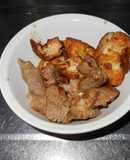 揚げ豆腐と豚肉のしょう油炒め