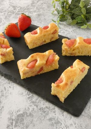 ホケミで簡単★苺のスティックケーキ-レシピのメイン写真