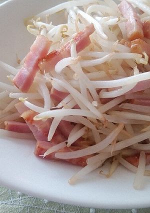 5分で完成！もやしとベーコンの炒め物-レシピのメイン写真