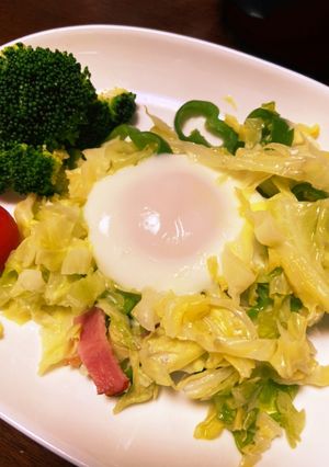 朝食に!野菜たっぷり目玉焼き-レシピのメイン写真