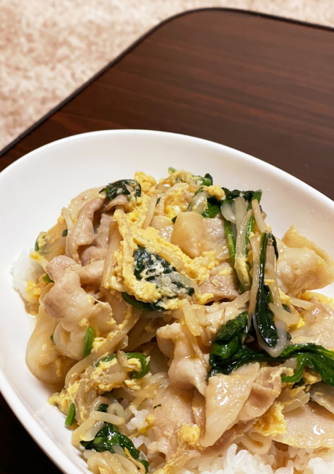 豚肉ほうれん草卵とじ炒め丼-レシピのメイン写真