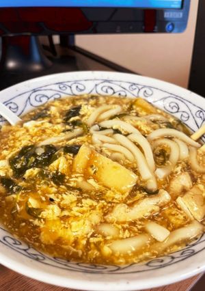 卵とじうどんほうれん草豚肉春菊入り-レシピのメイン写真