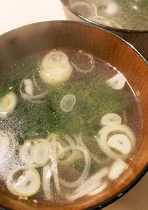 10分で完成！焼肉屋さんのわかめスープ-レシピのメイン写真
