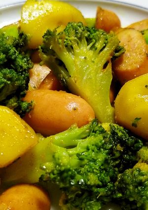 ころころ可愛い♪ブロッコリーのカレー炒め-レシピのメイン写真