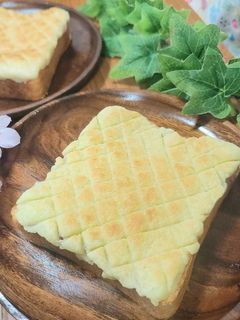 冷凍作りおき♪簡単メロンパントースト-レシピのメイン写真