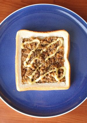 冷凍作りおきOK☆そぼろマヨチートースト-レシピのメイン写真
