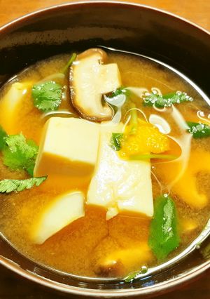 ゆり根、椎茸、豆腐のお味噌汁-レシピのメイン写真