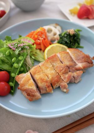 皮パリパリ!なかジューシー!チキンソテー-レシピのメイン写真