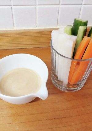 野菜スティックを甘酒と味噌のディップで-レシピのメイン写真