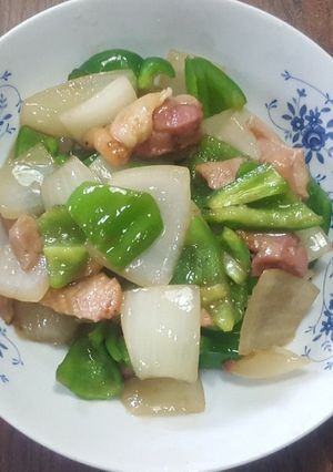ピーマンと玉ねぎの焼鳥缶炒め-レシピのメイン写真