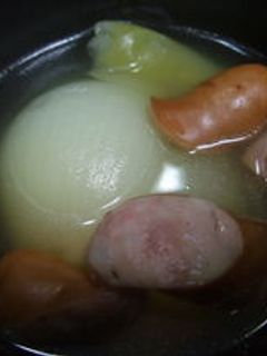 簡単丸ごと玉ねぎのスープ-レシピのメイン写真