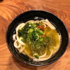 รูปของ 梅とろろ昆布うどん