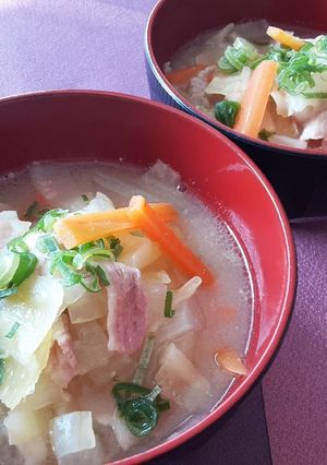 甘くて美味しい♪春キャベツ豚汁-レシピのメイン写真
