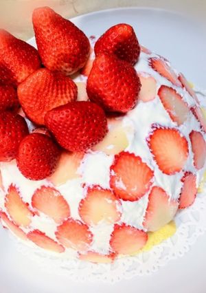 ふわんふわんとろける豪華な苺ドームケーキ-レシピのメイン写真