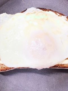 目玉焼きトースト-レシピのメイン写真