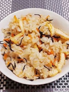ひじきご飯(ひじきの炊き込みご飯)-レシピのメイン写真