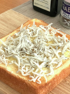 しらすチーズトースト-レシピのメイン写真
