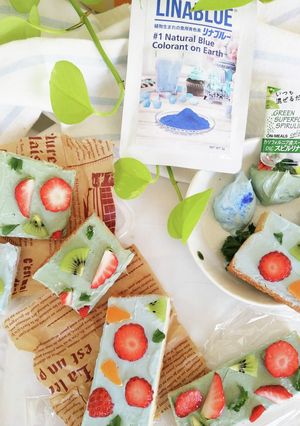 スピルリナ緑と青クリーム　オープンサンド-レシピのメイン写真