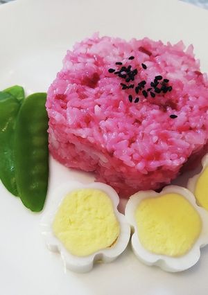 ひな祭りの花型ビーツライス-レシピのメイン写真