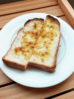 簡単すぎる、ガーリック カレー トースト-レシピのメイン写真