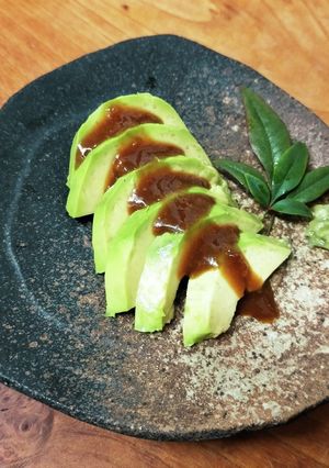 醤油麹で旨みアップ！アボカドのお刺身-レシピのメイン写真