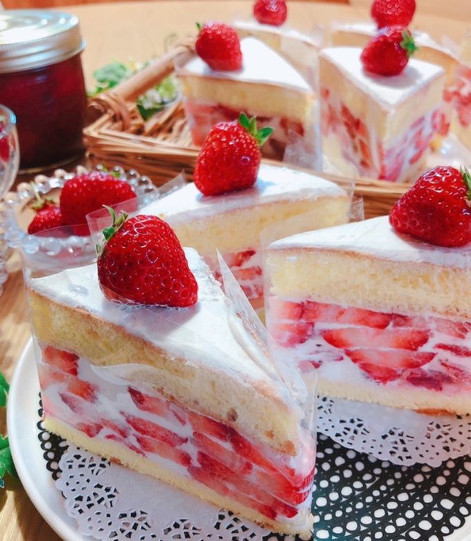 フ*ー様 苺ケーキ＆苺ぷっくりルミちゃん　コヤンイサムチョン　Dカン付きトートバ フ*ー様 苺ケーキ＆苺ぷっくりルミちゃん コヤンイサムチョン Dカン