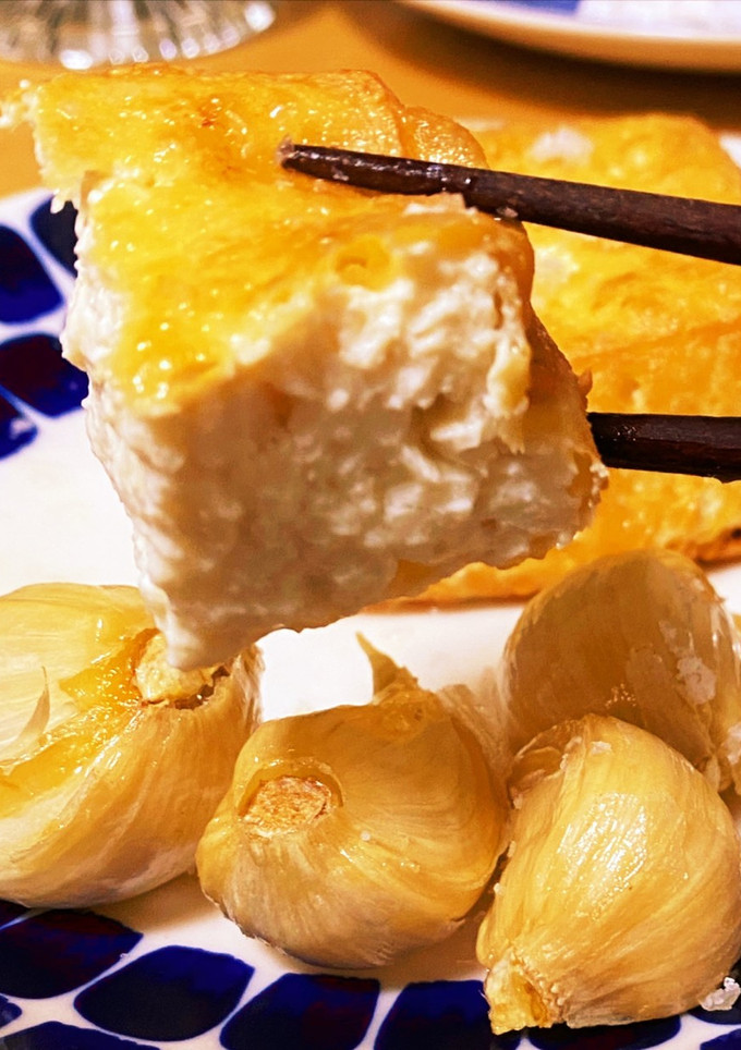 木綿豆腐で揚げたて厚揚げとにんにく素揚げ-レシピのメイン写真