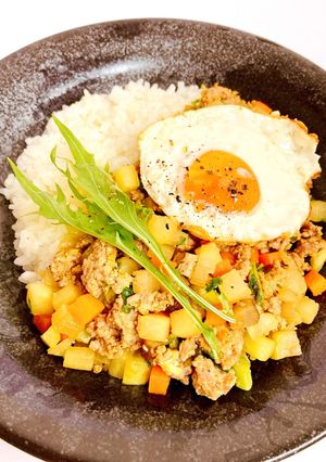 冷蔵庫の残り野菜でガパオライス!森之翼-レシピのメイン写真