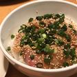 ブリのごま漬け丼にんにく風味