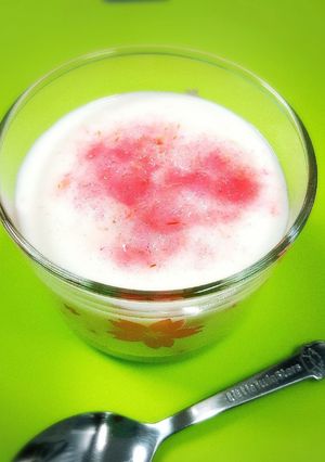 雛祭りにも♪ヨーグルトに桜でんぶ-レシピのメイン写真