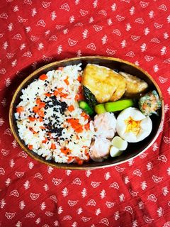 にんじんと鶏そぼろの混ぜご飯弁当-レシピのメイン写真