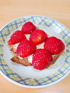いちごとクリームチーズ☆トースト-レシピのメイン写真