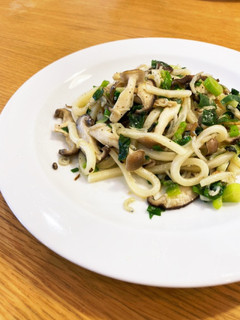 10分で完成!きのことバターの焼うどん-レシピのメイン写真