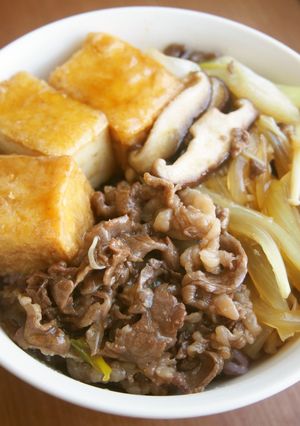 牛肉と絹揚げのすき焼き風煮♪少しの牛肉で-レシピのメイン写真