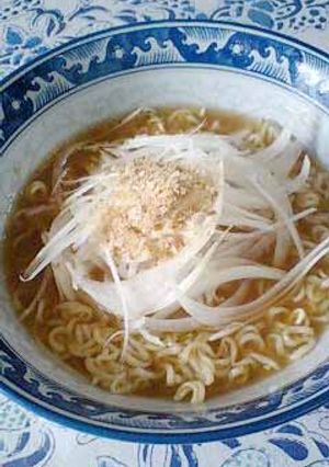 即席♪～たまねぎラーメン-レシピのメイン写真
