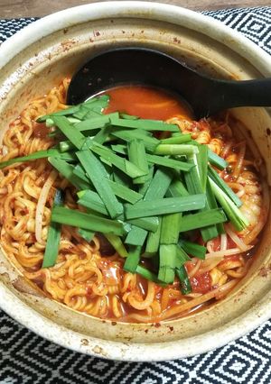 真っ赤なもつ鍋！シメはラーメンで！-レシピのメイン写真