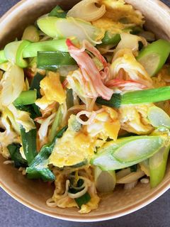 旨い!ネギニラカニカマ玉丼(まんまや笑)-レシピのメイン写真