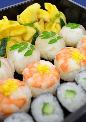 西京白みそ寿司酢で三色手毬寿司-レシピのメイン写真