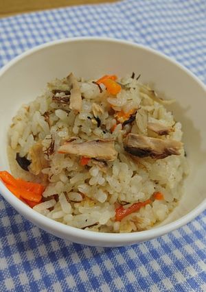 子どもも食べやすい！サバ缶の炊き込みご飯-レシピのメイン写真