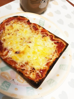手抜きで美味✩最強ズボラ ピザトースト-レシピのメイン写真