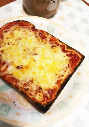 手抜きで美味✩最強ズボラ ピザトースト-レシピのメイン写真