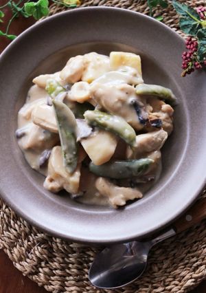 鶏胸肉とスナップえんどうの豆乳クリーム煮-レシピのメイン写真