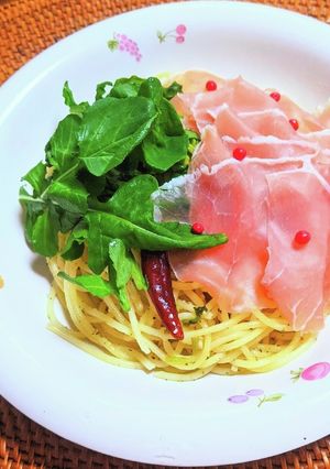 生ハムとルッコラのオイルパスタ-レシピのメイン写真