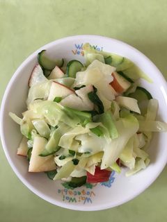 【保育園給食】かぶとりんごのサラダ-レシピのメイン写真